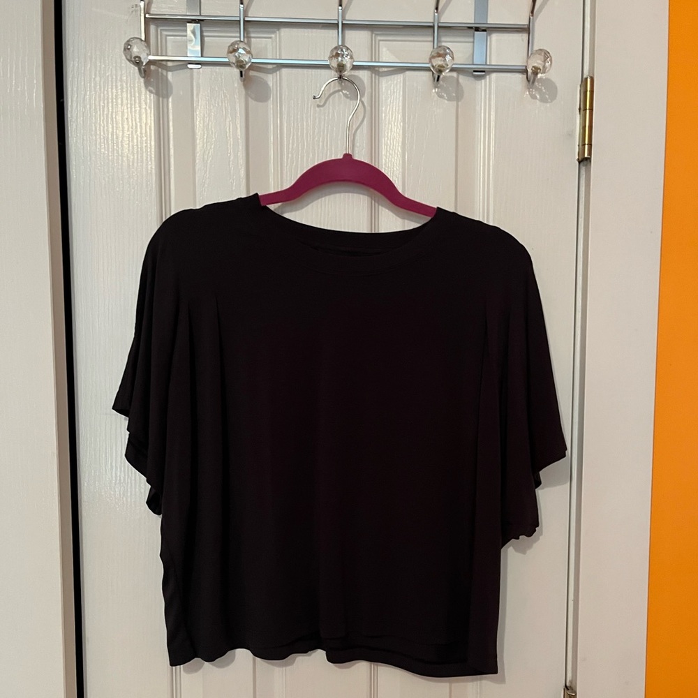 Athleta cropped tee. Size Medium.